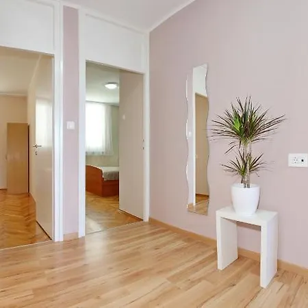 Apartman Bay Bridge Center 1 *