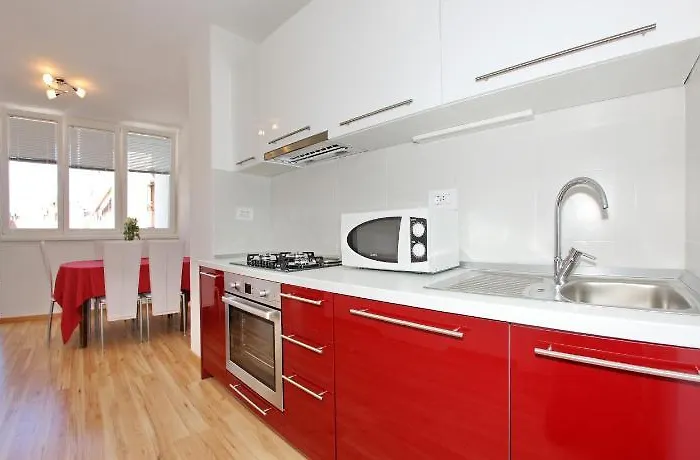 Bay Bridge Center 1 Apartment