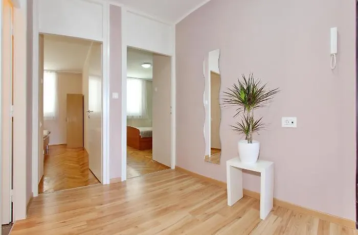 Apartment Bay Bridge Center 1 *