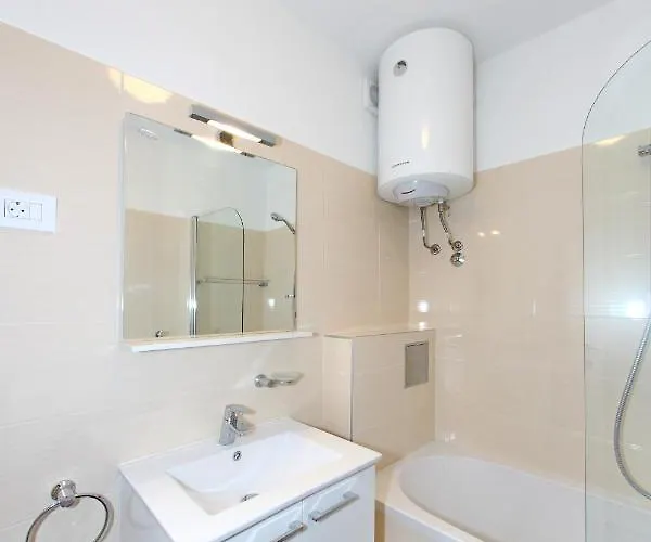 Apartment Bay Bridge Center 1